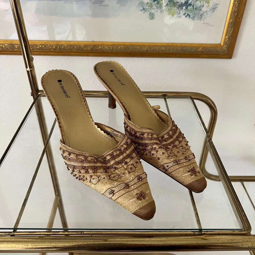 Vintage 00s Y2K No Boundaries Beaded Kitten Heels
